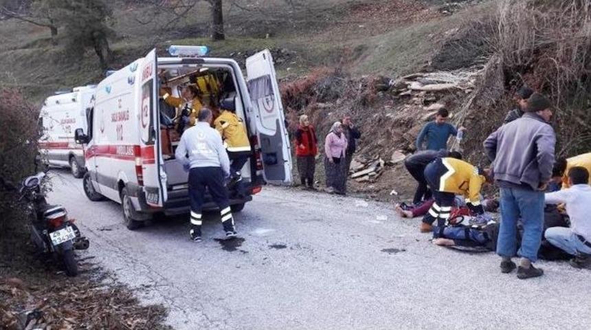 Milas&rsquo;ta İki Motosiklet Kafa Kafaya &Ccedil;arpıştı: 2 Yaralı