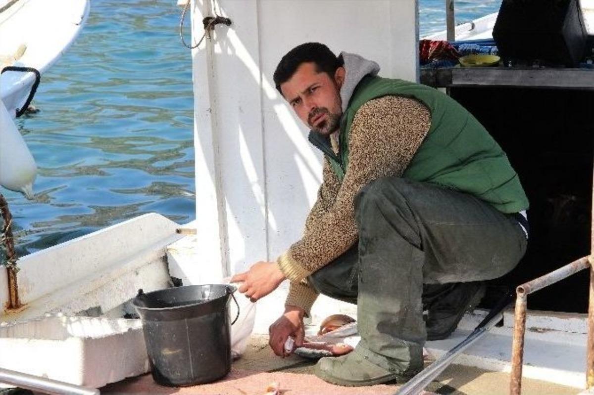 Balık&ccedil;ılar Kardak Kayalıklarında Avlanmaktan Korkuyor