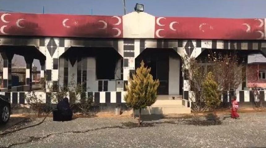 Karakola Şikayete Gitti, Evi  Ateşe Verildi