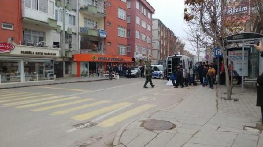 Cumhurbaşkan'nın Ge&ccedil;iş G&uuml;zergahında Ş&uuml;pheli Paket Paniği