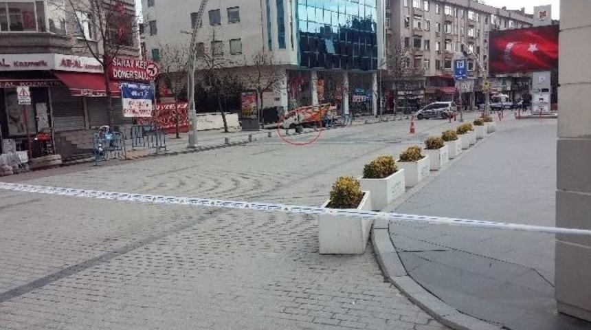 F&uuml;nyeyle Patlatılan &Ccedil;anta Cami Cemaatini Korkuttu