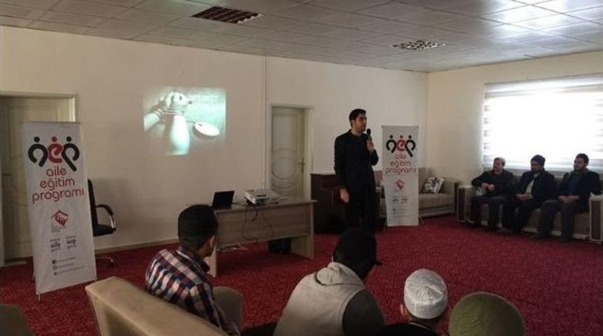 Kursiyerlere Bilin&ccedil;li İnternet Eğitimi