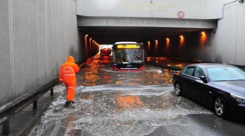 İzmir yağmura teslim!