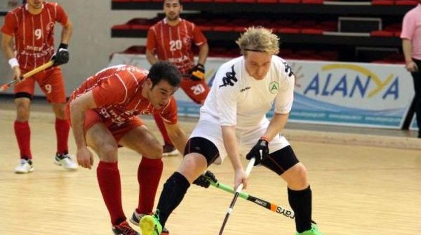Salon Hokeyi Avrupa Kul&uuml;pler Şampiyonası Alanya'da Başladı