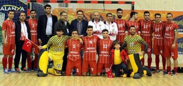 Salon Hokeyi Avrupa Kul&uuml;pler Şampiyonası Alanya da Başladı 2