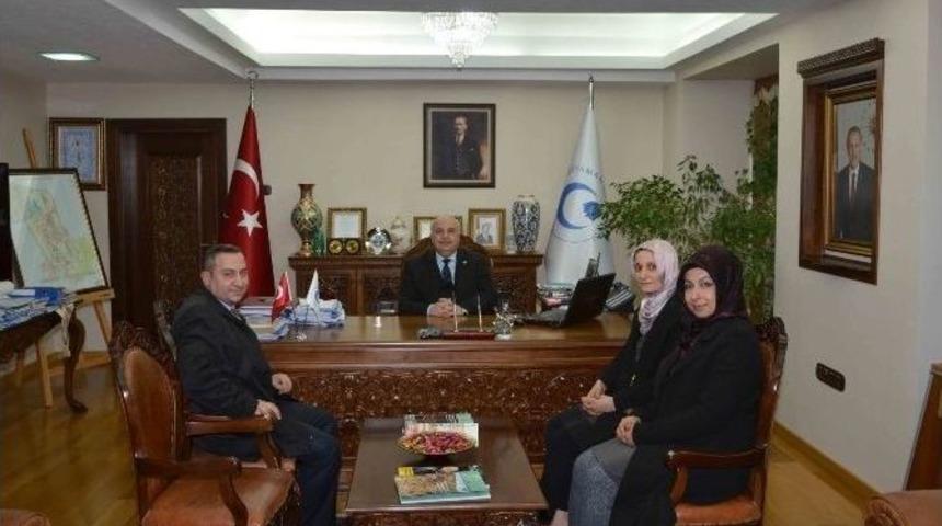 Birlik Vakfı Ve Adkoder&rsquo;den &Uuml;niversiteye Ziyaret