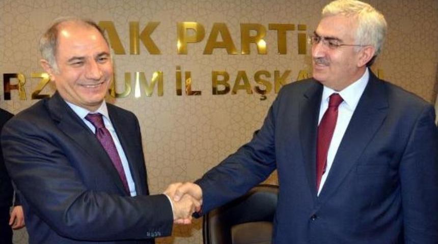 Efkan Ala: T&uuml;rkiye I&ccedil;in 1.7  Milyar M&uuml;sl&uuml;man Dua Ediyor