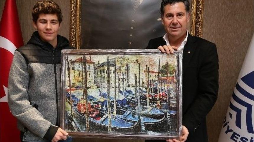 Hayranından Başkan Kocadon&rsquo;a Puzzle Hediyesi