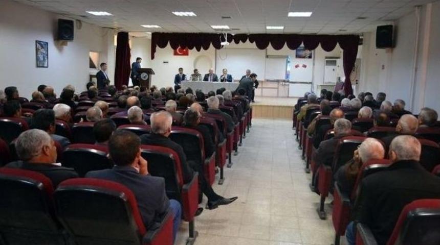 Birecik Kaymakamı Muhtarlarla Buluştu