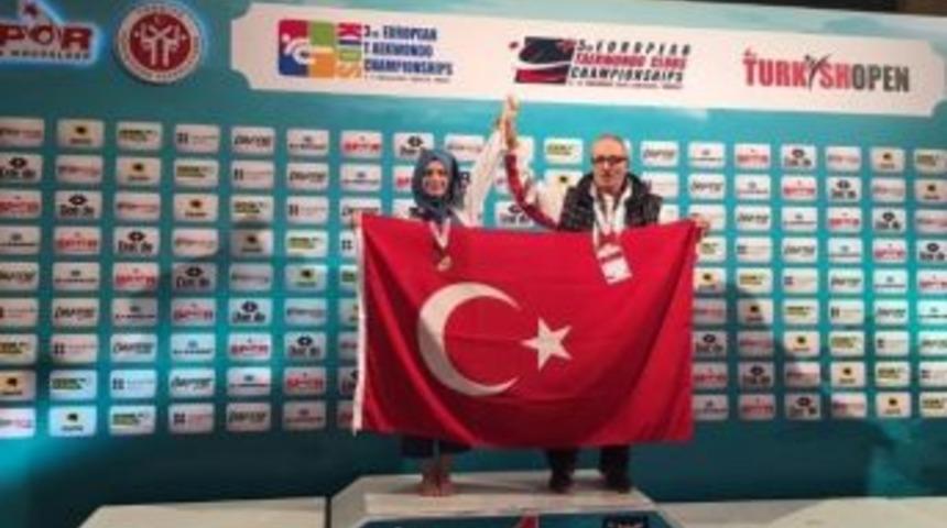 Körfezli Tekvandocular Altın Madalyayla Döndü