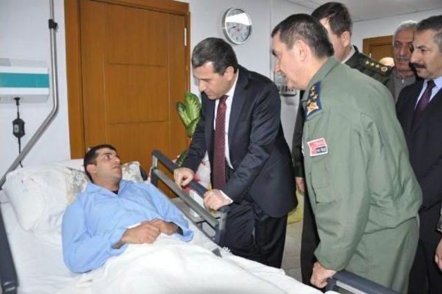 El Bab da Yaralanan Teğmeni Vali Hastanede Ziyaret Etti 2