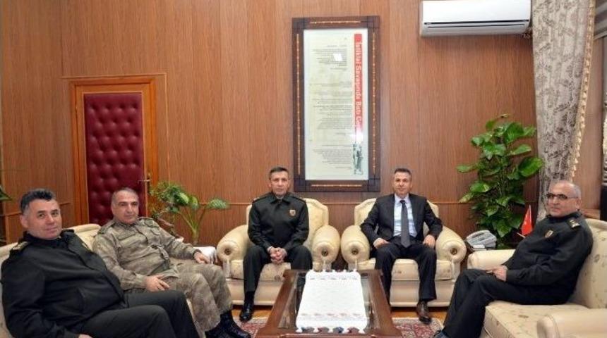 T&uuml;mgeneral &Ouml;zkara&rsquo;dan Vali Elban&rsquo;a Ziyaret