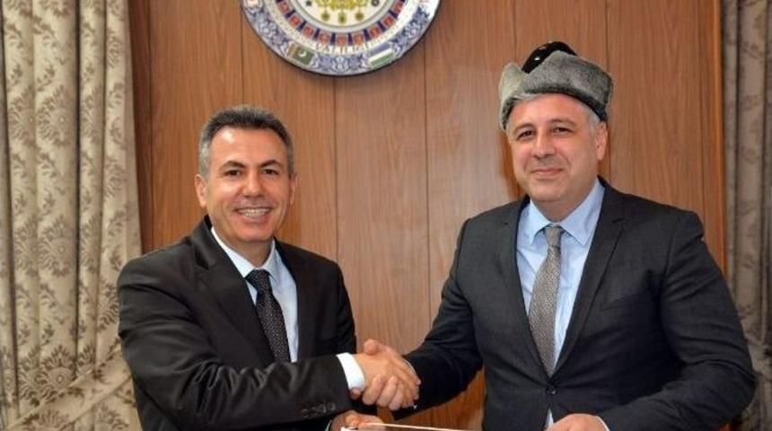 M&uuml;steşar Yardımcısı Arat&rsquo;tan Vali Elban&rsquo;a Ziyaret