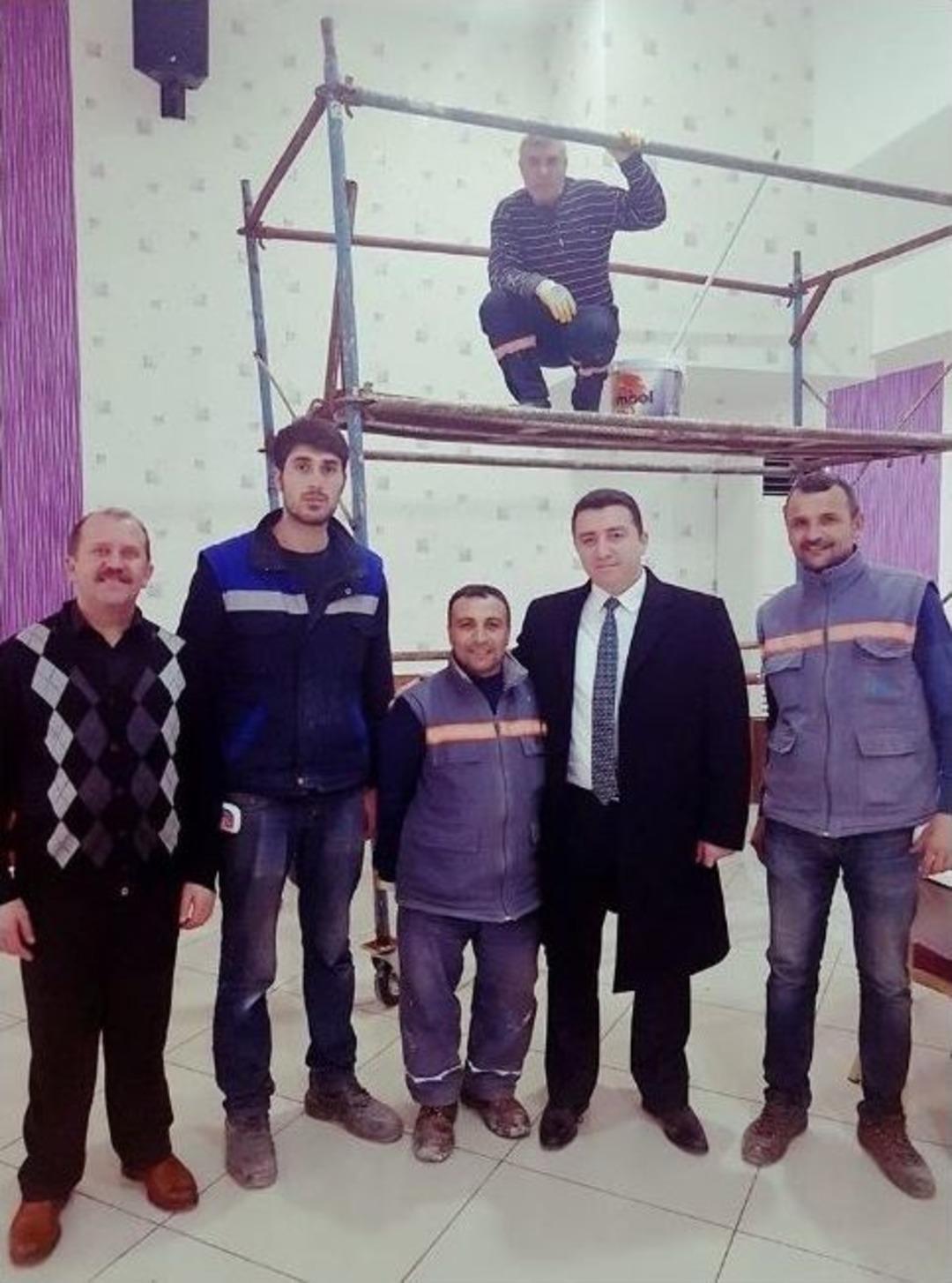 Başkan Bakıcı D&uuml;ğ&uuml;n Salonunda Yapılan &Ccedil;alışmaları Denetledi