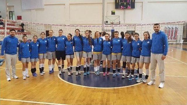 Bozüyük Belediyesi İdmanyurdu Spor Bayan Voleybol Takımı Rakibini 3-0 Yendi