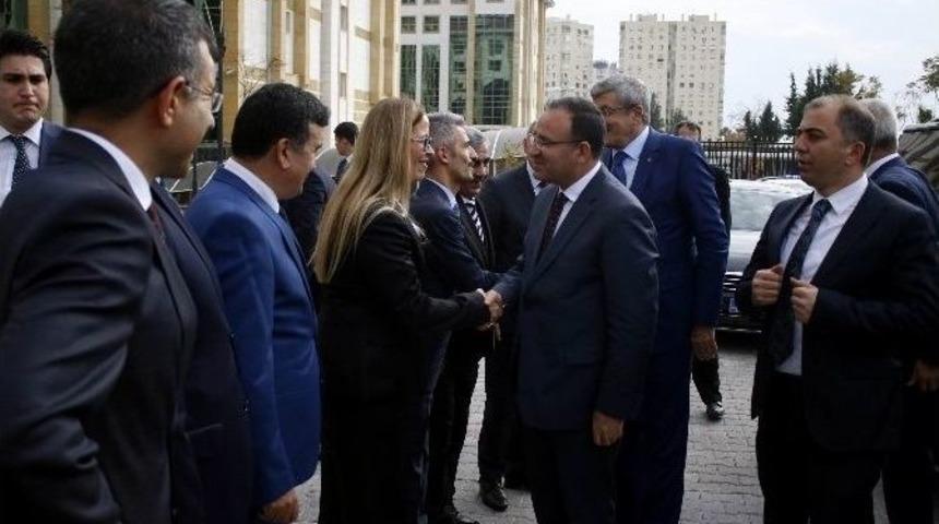 Adalet Bakanı Bozdağ: &ldquo;hsyk Yargıyı İktidarın Emrine Veriyor Diyenler Yalanın Şahını S&ouml;yl&uuml;yorlar&rdquo;