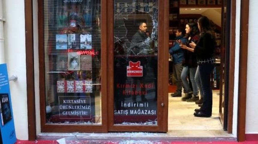 Kırmızı Kedi Yayınevi'ne Saldırı