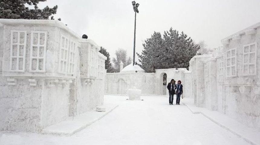 Atat&uuml;rk &Uuml;niversitesi Eyof Sokağı A&ccedil;ılıyor
