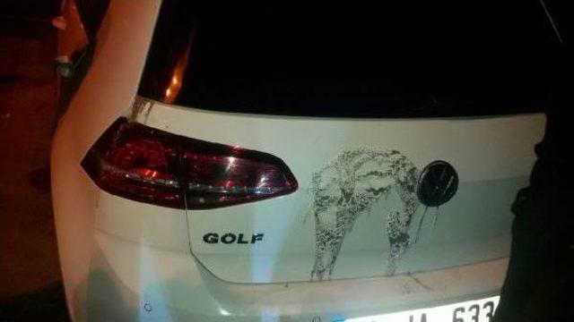 Otomobilin Üzerine Asit Dökdüler