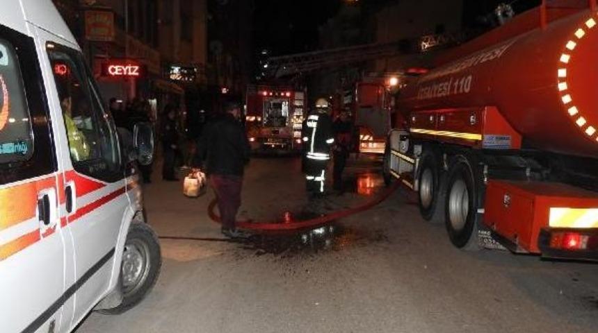 &Ccedil;orum'da Depo Yangını Korkuttu