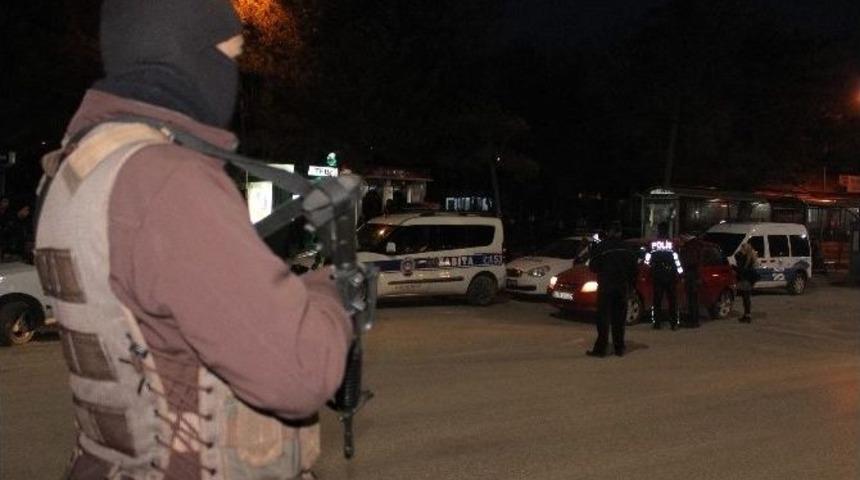 Elazığ&rsquo;daki " Huzur-g&uuml;ven" Uygulamasında 4 Aranan Şahıs Yakalandı