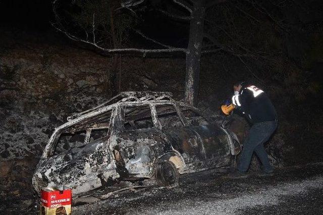 Ağaca Çarparak Kaza Yapan Şahıs Yanarak Hayatını Kaybetti