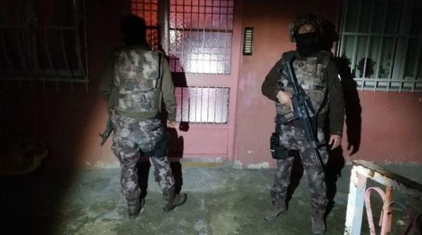 İstanbul&rsquo;da Zehir Tacirlerine Şafak Operasyonu