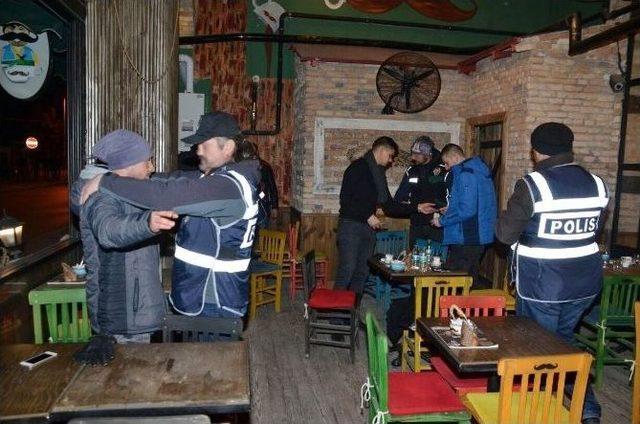 Balıkesir’de Aranan 22 Şahıs Gözaltına Alındı