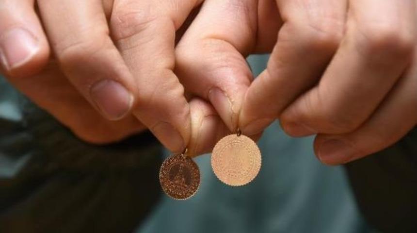 Fiyatı U&ccedil;unca Gram Altın D&ouml;rde B&ouml;l&uuml;nd&uuml;