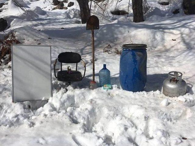 Tunceli’de Teröristlere Ait Sığınak Ve Çok Sayıda Malzeme Ele Geçirildi