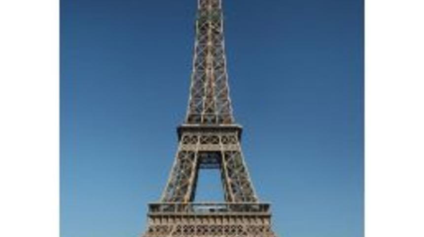 Eiffel Kulesi Kurşun Ge&ccedil;irmez Bir Cam Duvarla Kaplanacak