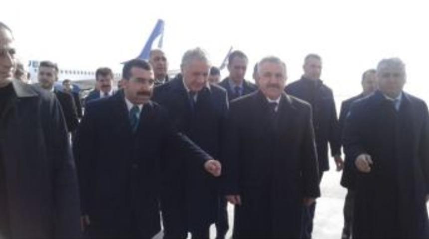 Bakan Arslan Memleketi Kars&rsquo;ta