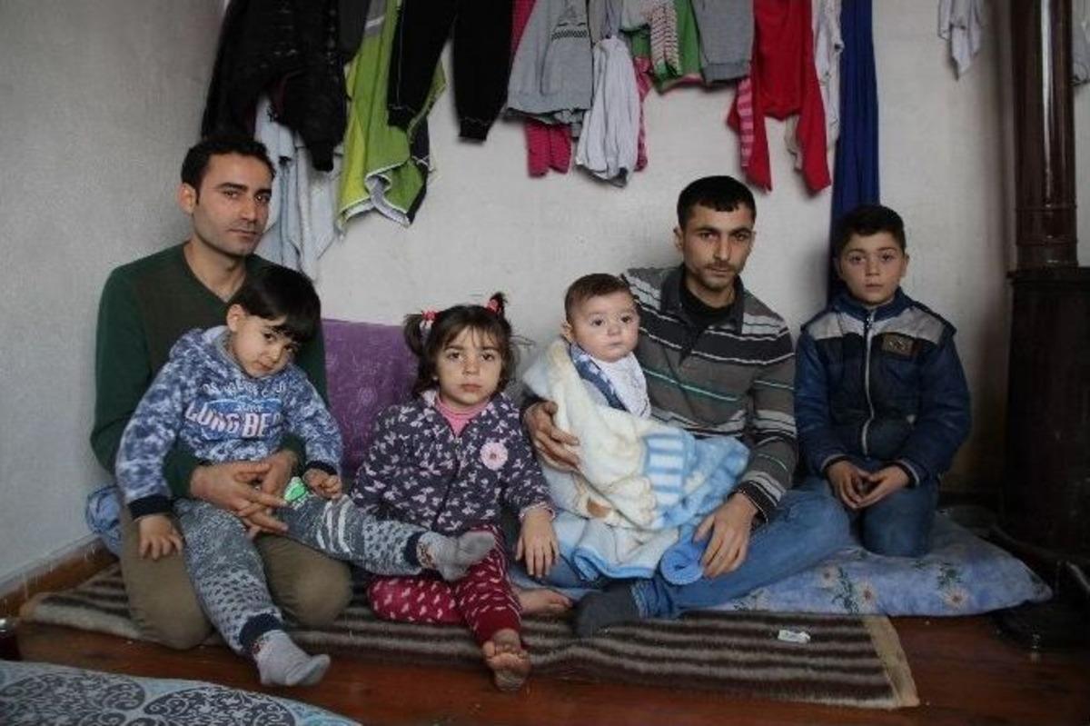 (&ouml;zel) 10 Yaşındaki Suriyeli Halil 10 Kişilik Ailesini Ge&ccedil;indiriyor