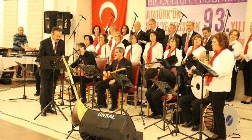 S&ouml;ke&rsquo;de Emeklilerden Atat&uuml;rk&rsquo;&uuml;n Anısına Thm Konseri