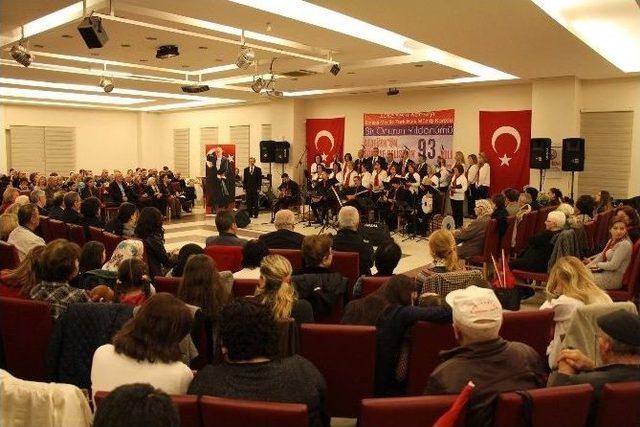 S&ouml;ke&rsquo;de Emeklilerden Atat&uuml;rk&rsquo;&uuml;n Anısına Thm Konseri 1