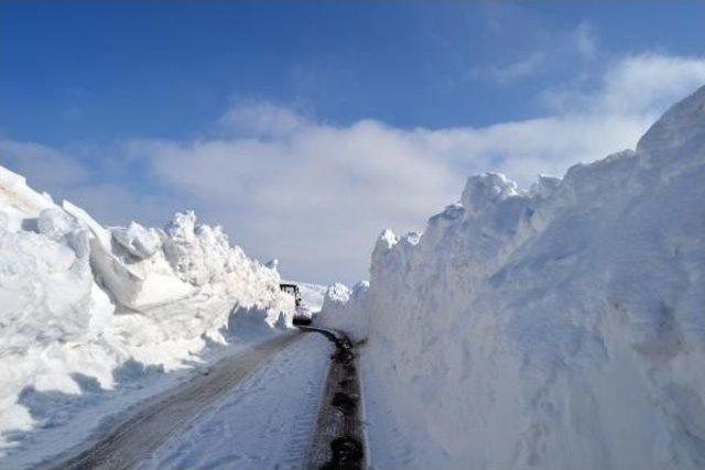 Ahlat'ta 26 Köy Yolu Ulaşıma Açıldı