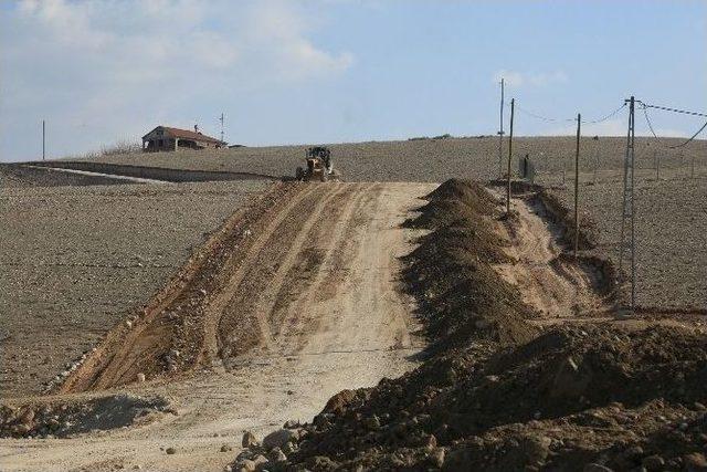 Battalgazi Belediyesi Kıraç Küme Evleri Bölgesinde Yeni İmar Yolları Açıyor