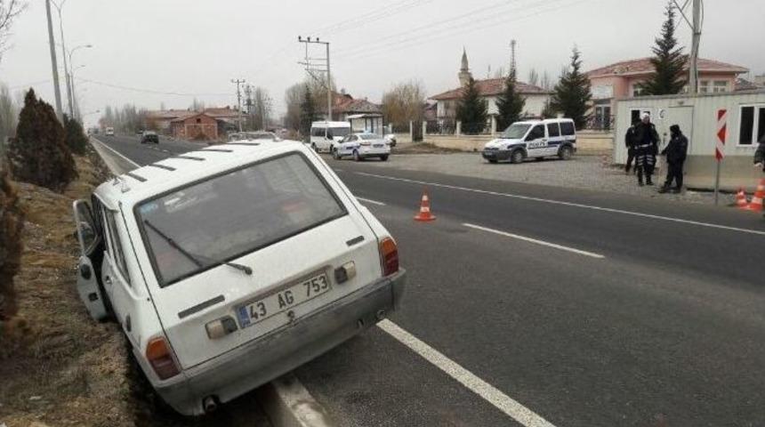 K&uuml;tahya&rsquo;da Otomobilin &Ccedil;arptığı Polis Memuru Ağır Yaralandı
