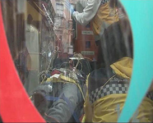 Otelin D&ouml;rd&uuml;nc&uuml; Katından D&uuml;ş&uuml;n Kişi Ağır Yaralandı 1