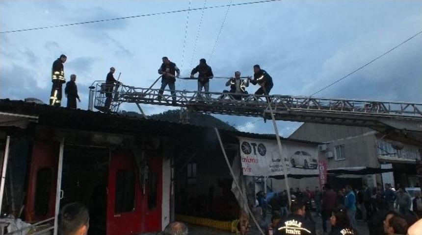 Marmaris&rsquo;te Sanayi Sitesinde Yangın