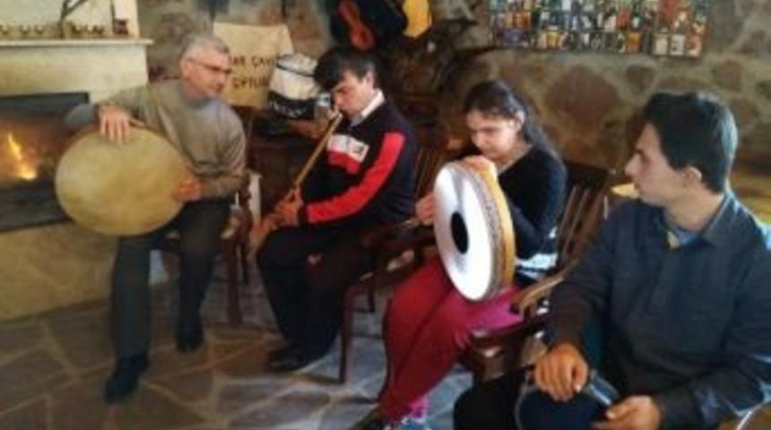 &Ccedil;ankırı Belediyesi&rsquo;nden G&ouml;rme Engelliler İ&ccedil;in M&uuml;zik Kursu