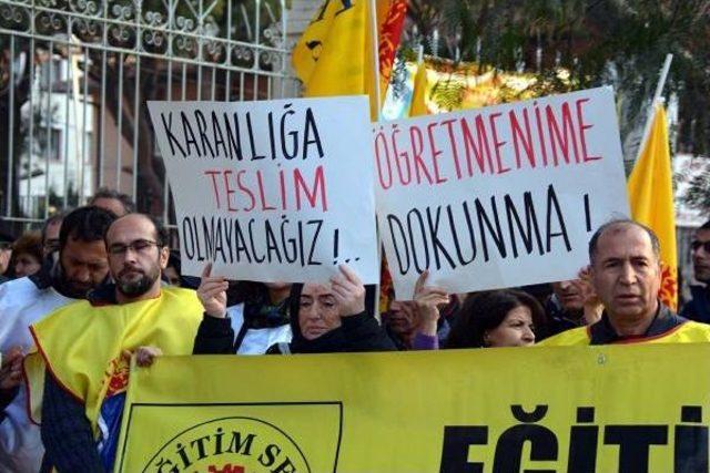 Bergama'da Kesk'ten Üyelerinin Ihracına Protesto