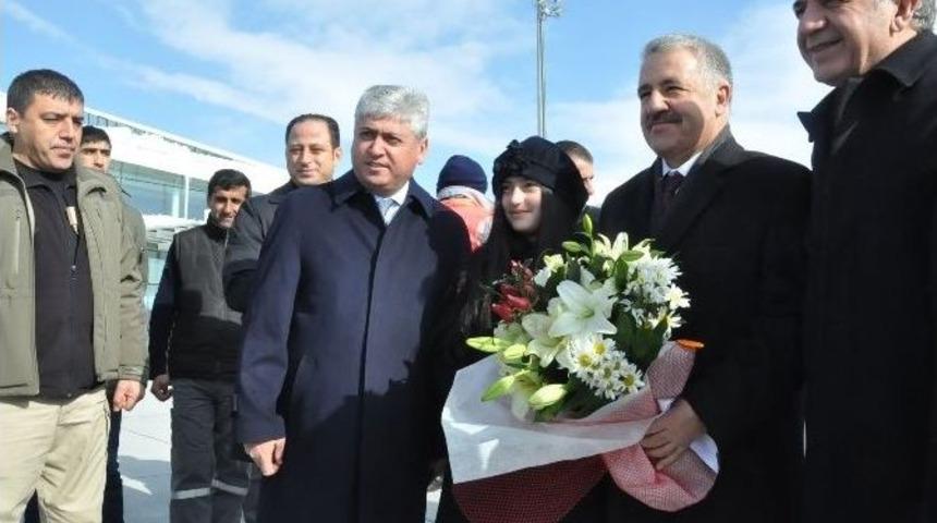 Bakan Ahmet Arslan: "&ccedil;anakkale K&ouml;pr&uuml;s&uuml; Prestij Projelerden Biri"