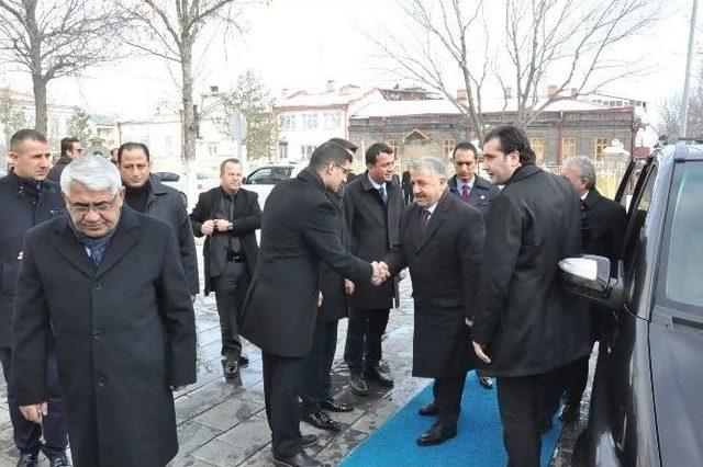 Bakan Ahmet Arslan: "&ccedil;anakkale K&ouml;pr&uuml;s&uuml; Prestij Projelerden Biri" 1