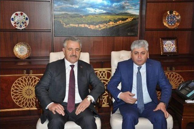 Bakan Ahmet Arslan: "&ccedil;anakkale K&ouml;pr&uuml;s&uuml; Prestij Projelerden Biri" 2