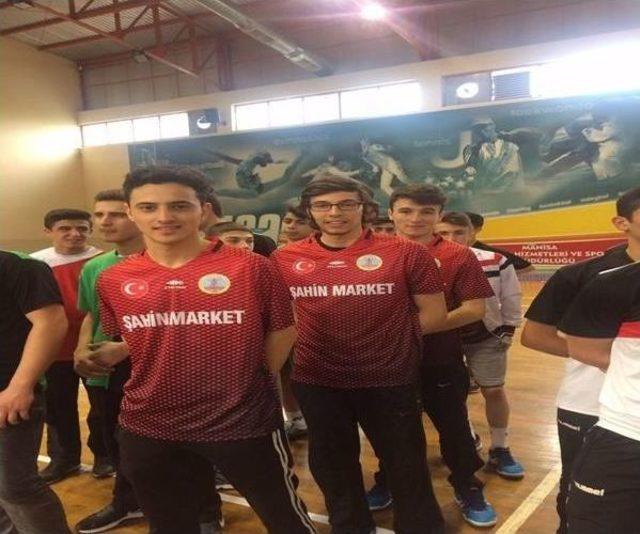 Selendili Badmintoncular Manisa Şampiyonu 1