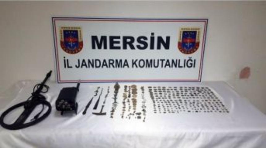 Tarsus&rsquo;ta Bir Evde 299 Par&ccedil;a Tarihi Eser Ele Ge&ccedil;irildi