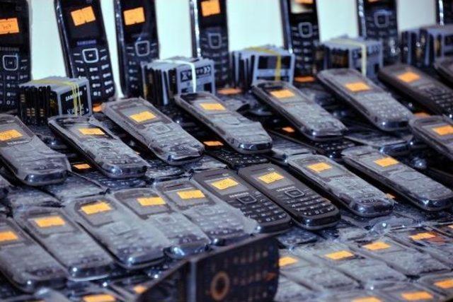 Diyarbakır da Uyuşturucu Ve Kaçak Cep Telefonu Operasyonu 2