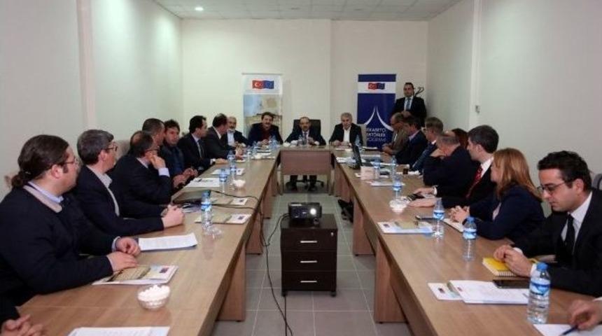 Vali Ustaoğlu Başkanlığında Doğal Taş Bilgilendirme Toplantısı Yapıldı