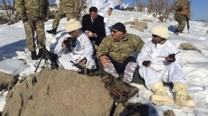 Vali Zorluoğlu, Operasyon B&ouml;lgesindeki Askerleri Ziyaret Etti